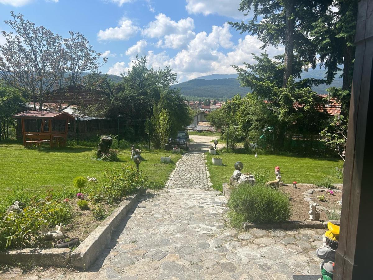 Семеен Хотел Света Марина Dobrinishte Exterior foto