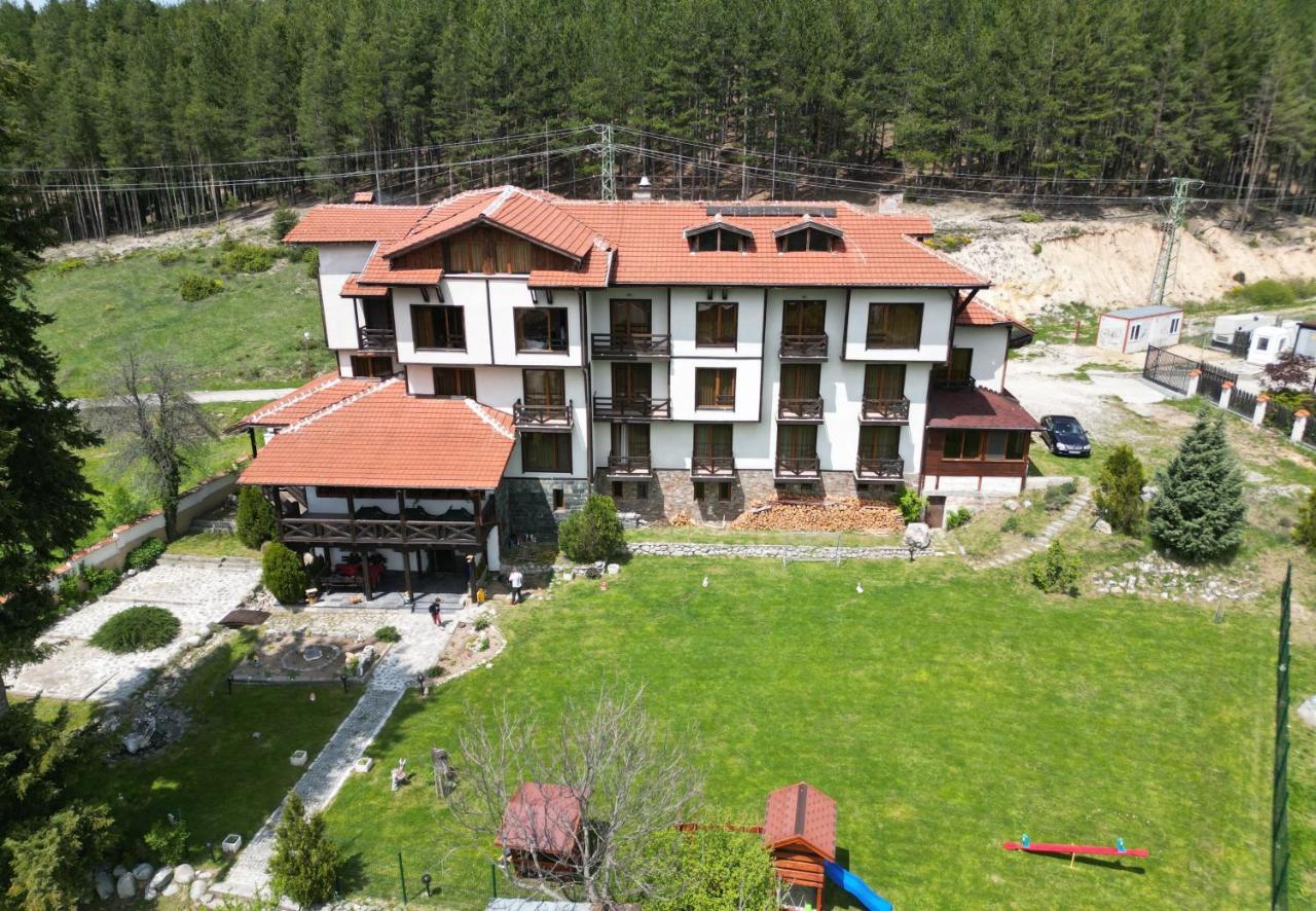 Семеен Хотел Света Марина Dobrinishte Exterior foto